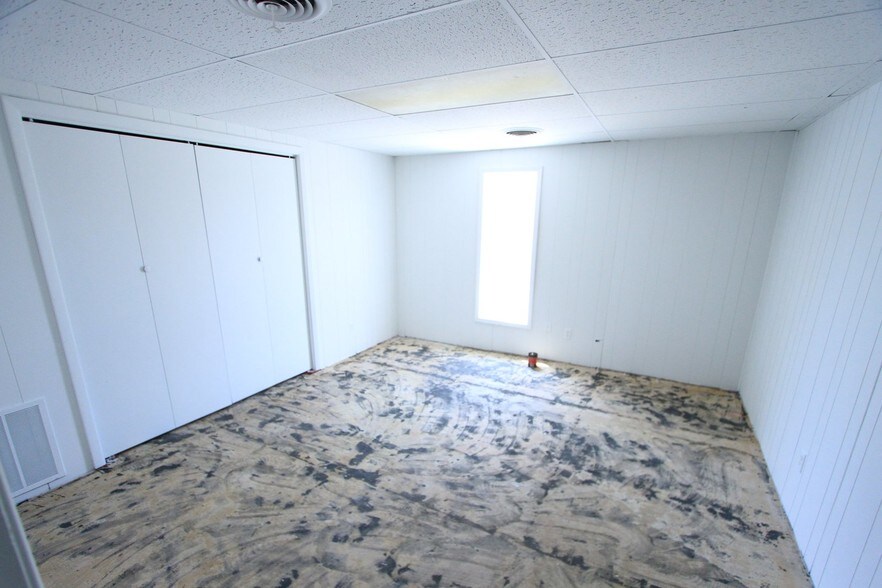 More Photos Of 108 SE 6th St, Abilene Specialty For Sale
