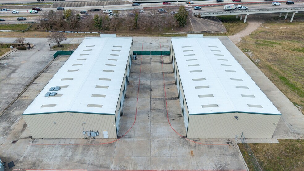 More Photos Of 6631 N Sam Houston Pky W, Houston Warehouse For Lease