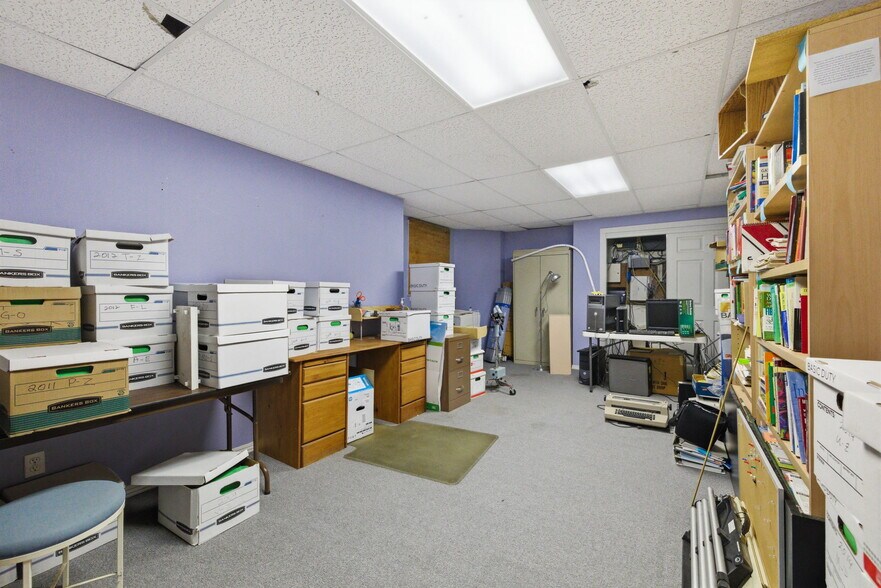 More Photos Of 137 S Shepherd St, Sonora Flex For Sale