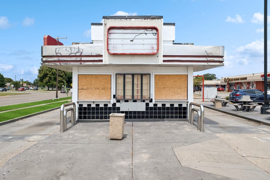 More Photos Of 3102 Loyola Dr, Kenner Fast Food For Lease