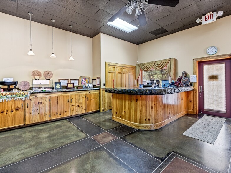 More Photos Of 271 Old Barn Rd, Hendersonville Medical For Sale
