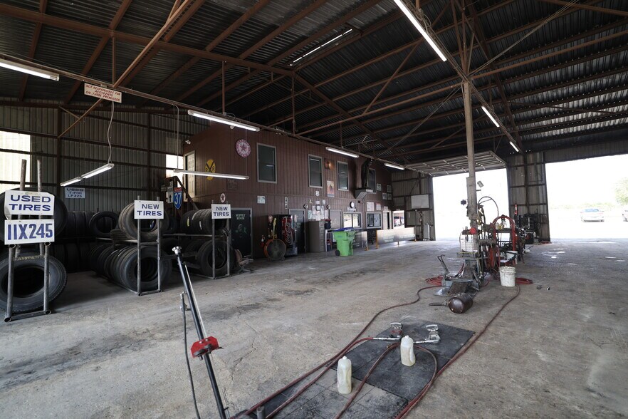 More Photos Of 11420 S State Highway 16, San Antonio Auto Repair For Sale