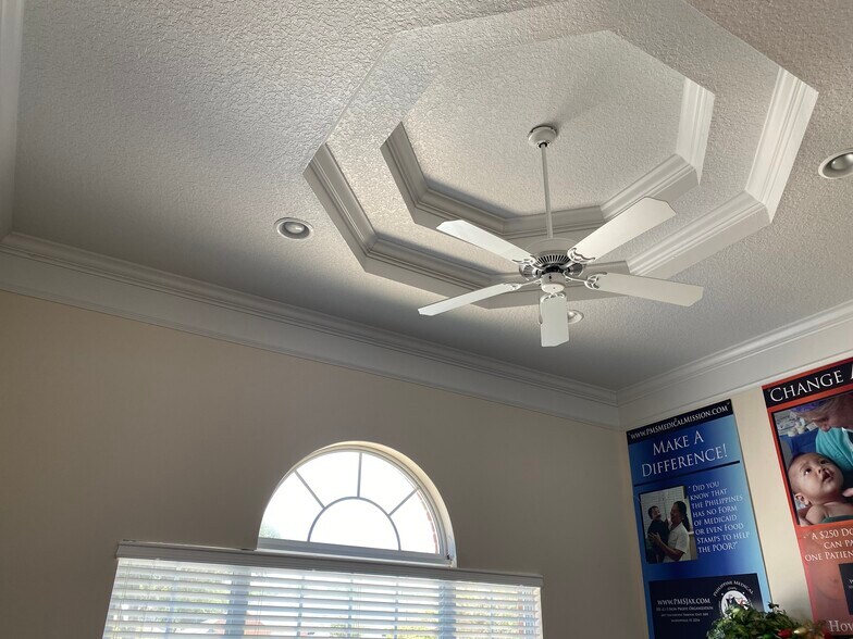 More Photos Of 6817 Southpoint Pky, Jacksonville Loft Creative Space For Lease