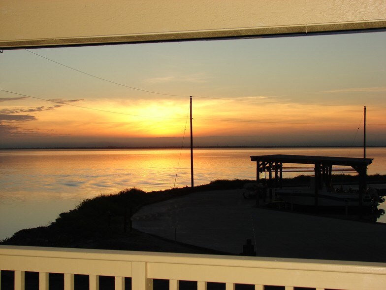 More Photos Of 4242 Laguna Shores Rd, Corpus Christi Marina For Lease
