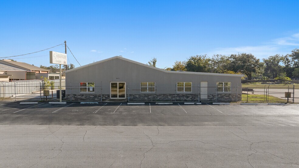 Primary Photo Of 943 NW 17th Ave, Ocala Warehouse For Sale