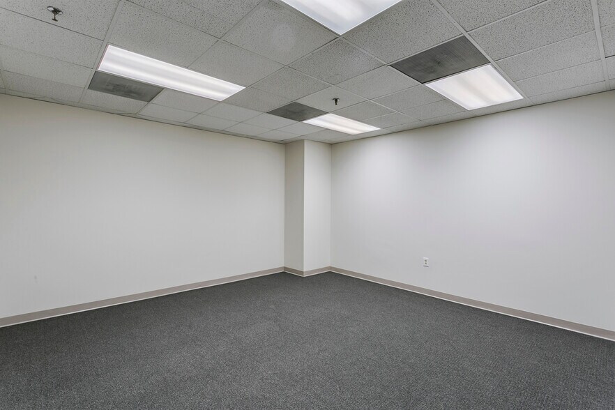 More Photos Of 4041 Powder Mill Rd, Beltsville Office Residential For Lease