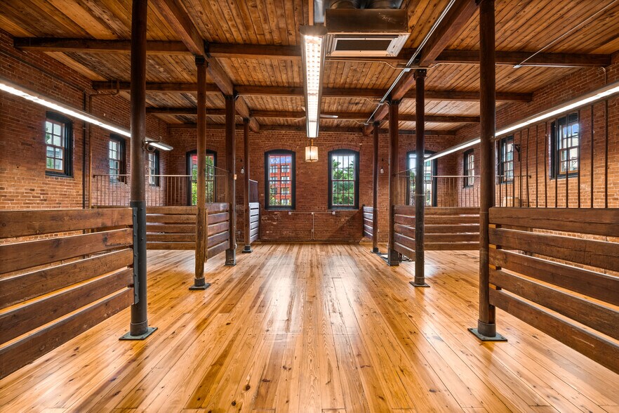 More Photos Of 1431 N Cadwallader St, Philadelphia Showroom For Lease