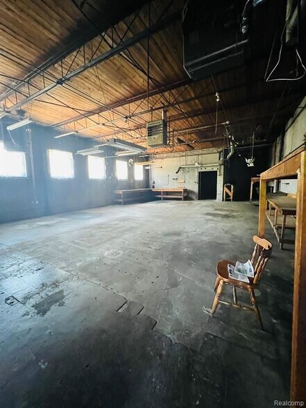 More Photos Of 11301 E McNichols Rd, Detroit Freestanding For Sale