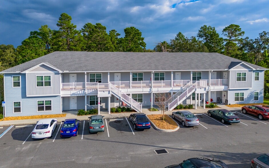 More Photos Of 2609 Landover Blvd, Spring Hill Apartments For Sale