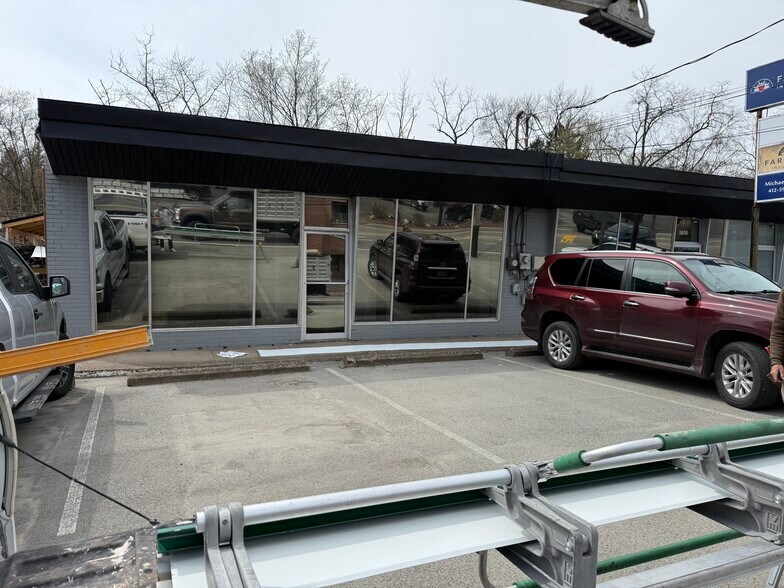 More Photos Of 5850 Library Rd, Bethel Park Freestanding For Lease