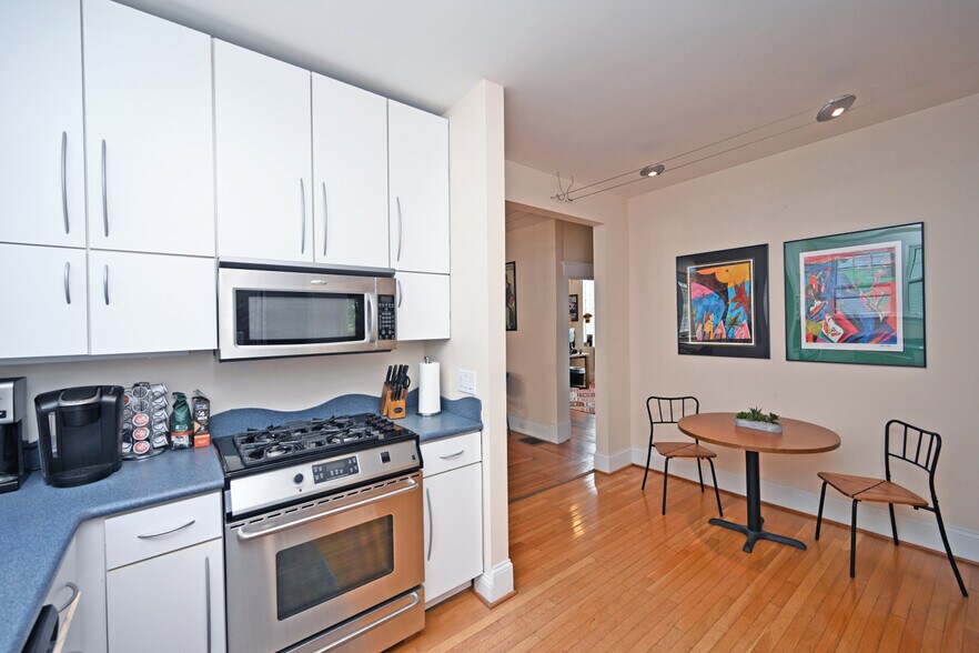 More Photos Of 2150 Alpine Pl, Cincinnati Office Residential For Sale