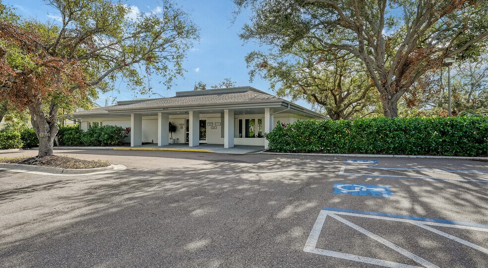 More Photos Of 1630 S Tuttle Ave, Sarasota Medical For Sale