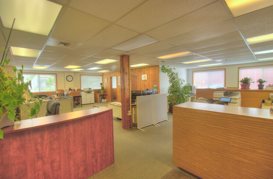 More Photos Of 29820 Ellensburg Ave, Gold Beach Office For Sale