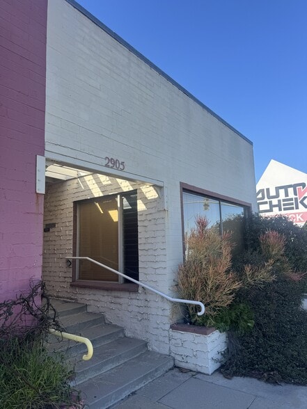 More Photos Of 2905 N Sepulveda Blvd, Manhattan Beach Storefront For Lease