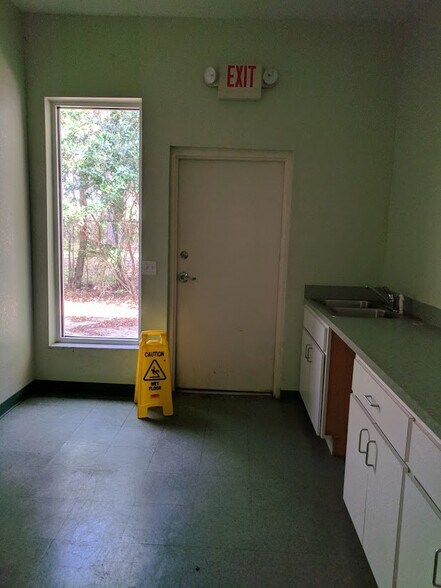 More Photos Of 150 SE 17th St, Ocala Office For Sale