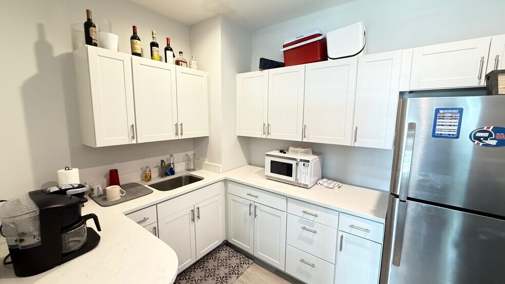 More Photos Of 750 11th St S, Naples Office Residential For Sale