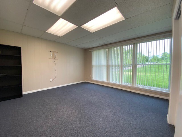 More Photos Of 125 Hookstown Grade Rd, Coraopolis Flex For Lease