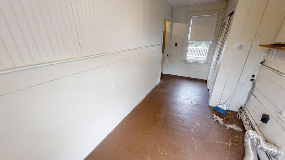 More Photos Of 763 Massachusetts Ave, Lunenburg General Retail For Sale