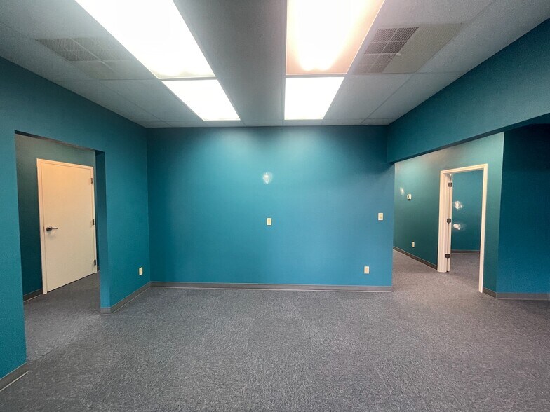 More Photos Of 78 Lynoak Cv, Jackson Medical For Sale