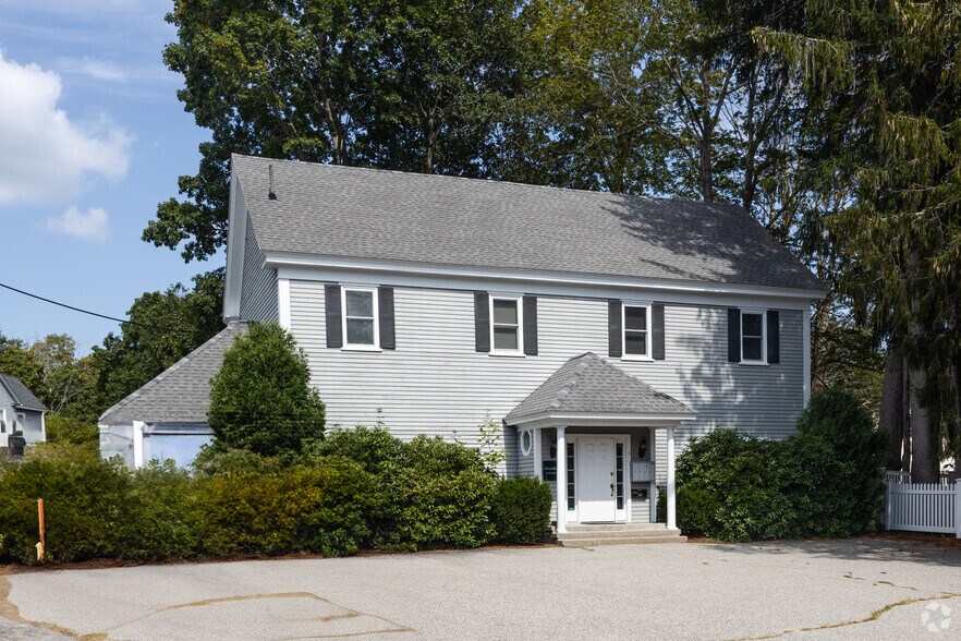 Primary Photo Of 11 York St, Kennebunk Coworking Space
