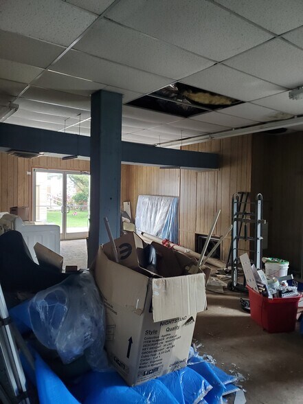 More Photos Of 506 Main St, Rainelle Storefront Retail Office For Sale