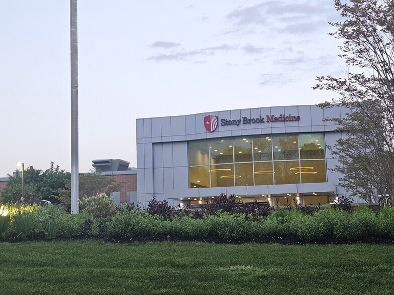 More Photos Of 164 Commack Rd, Commack Medical For Sale