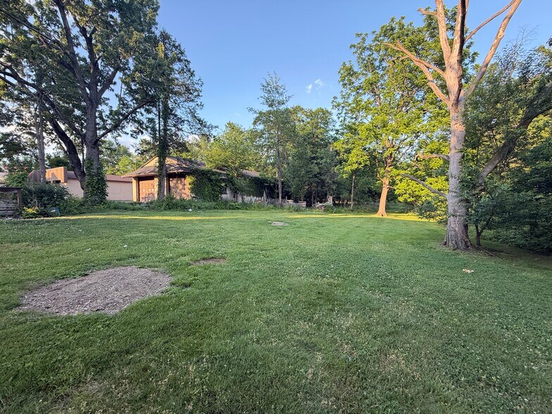 More Photos Of 1440 Bethlehem Pike, North Wales Freestanding For Sale