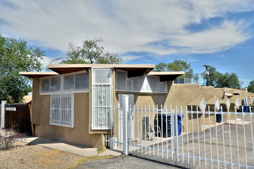 Primary Photo Of 1605 Coal Ave, Albuquerque Apartments For Sale