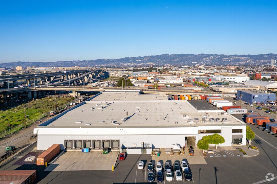 More Photos Of 1700 20th St, Oakland Distribution For Lease