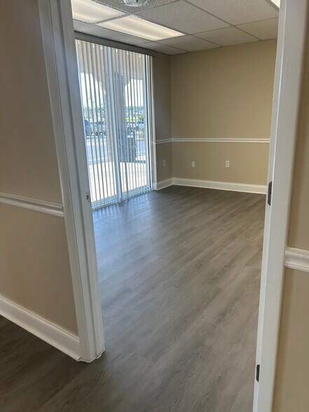 More Photos Of 3750 US Highway 27 N, Sebring General Retail For Sale