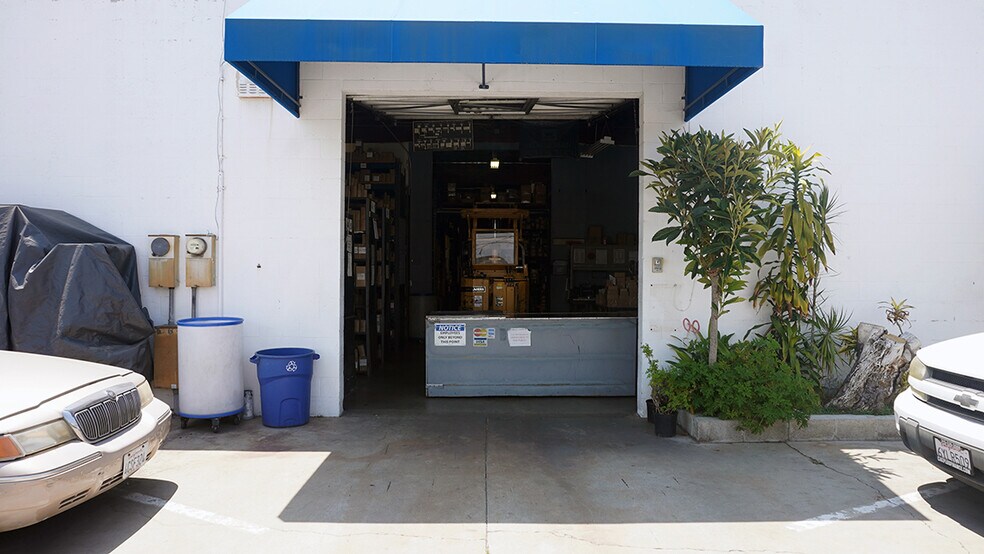 More Photos Of 15512 Vermont Ave, Paramount Warehouse For Sale