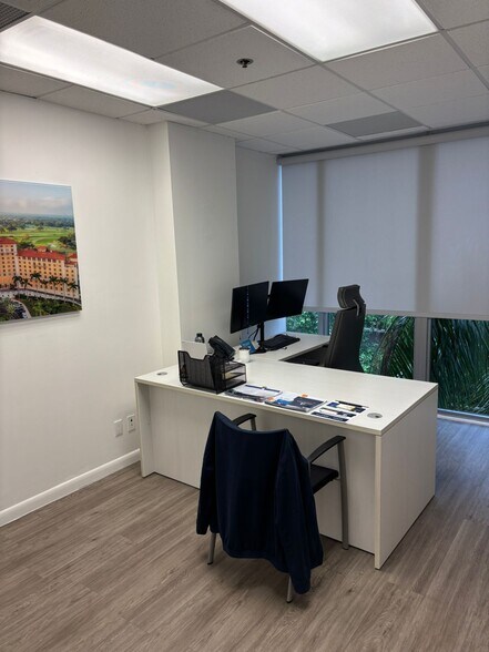 More Photos Of 150 SE 2nd Ave, Miami Office Residential For Sale