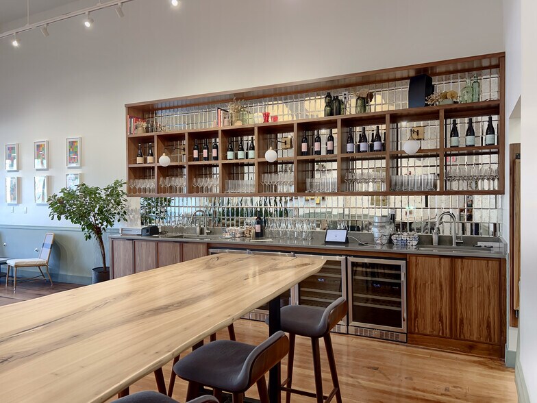 More Photos Of 7 W Alder St, Walla Walla Storefront For Lease