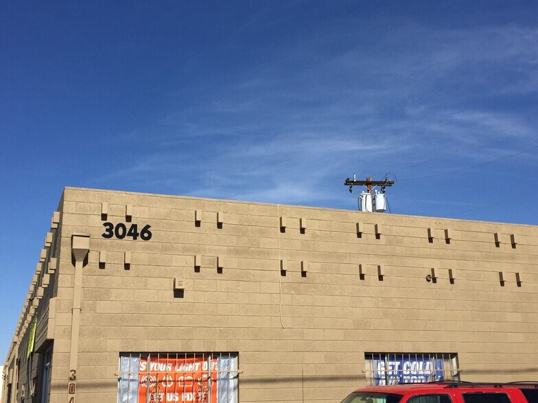 More Photos Of 3046-3064 N 30th Ave, Phoenix Warehouse For Lease