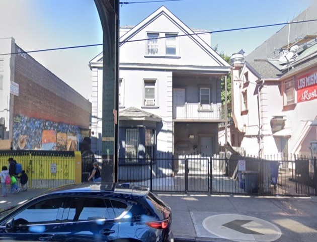 Primary Photo Of 104-09 Roosevelt Ave, Corona Office Residential For Lease