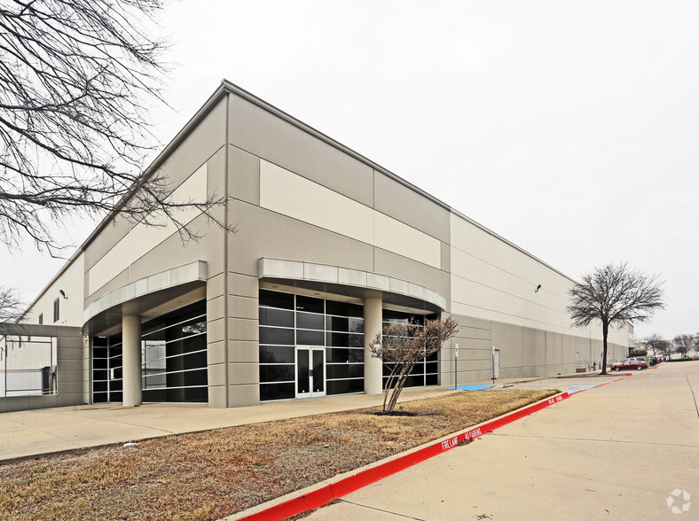 Primary Photo Of 3700 Pinnacle Point Dr, Dallas Distribution For Lease