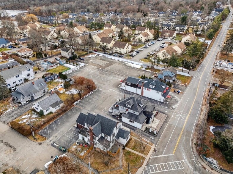 More Photos Of 2002 E Main St, Mohegan Lake Multifamily For Sale