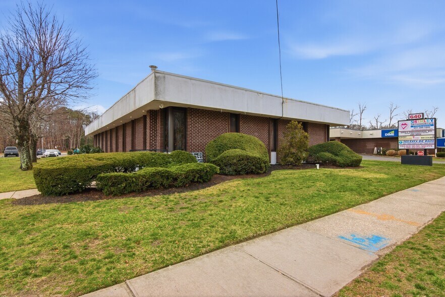 More Photos Of 640 Montauk Hwy, Shirley Medical For Sale