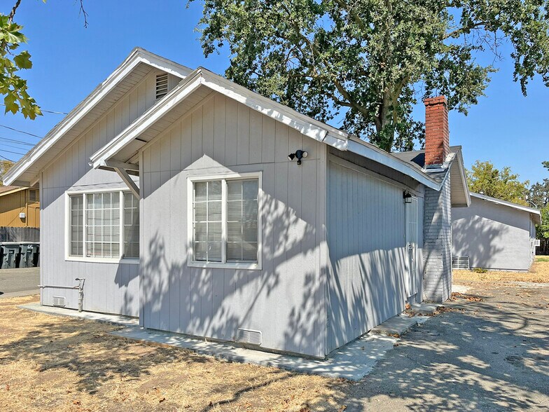 More Photos Of 1705 Kenwood St, Sacramento Apartments For Sale