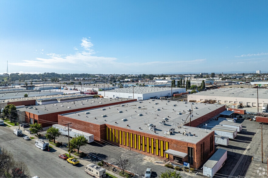 More Photos Of 3131 E Maria St, Rancho Dominguez Warehouse For Lease