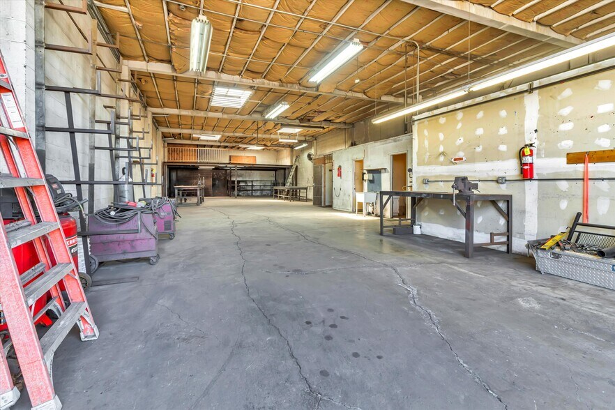 More Photos Of 954 86th Ave, Oakland Manufacturing For Lease