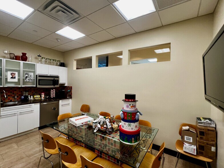 More Photos Of 20900 NE 30th Ave, Aventura Office Residential For Sale