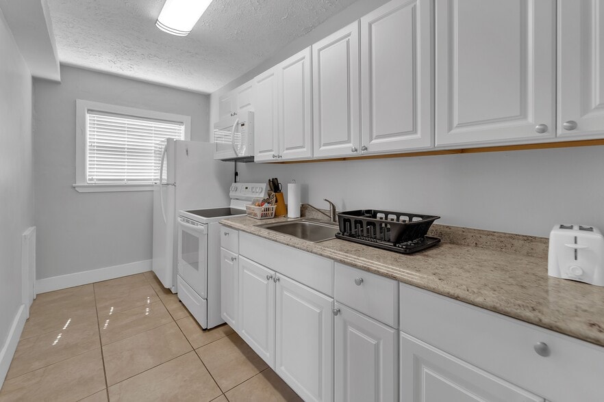 More Photos Of 515 Columbia Dr, Tampa Apartments For Sale