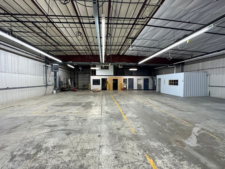 More Photos Of 1401 Fallon Ave NE, Monticello Warehouse For Lease