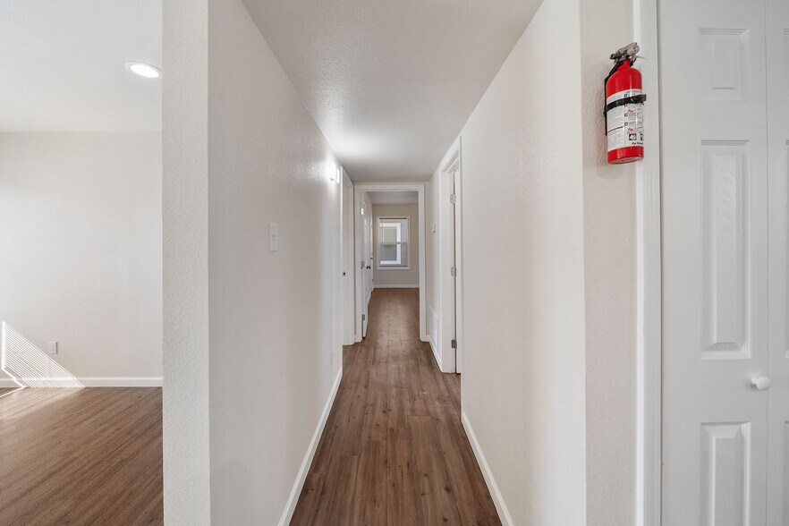 More Photos Of 6403 Sloan St, Houston Apartments For Sale