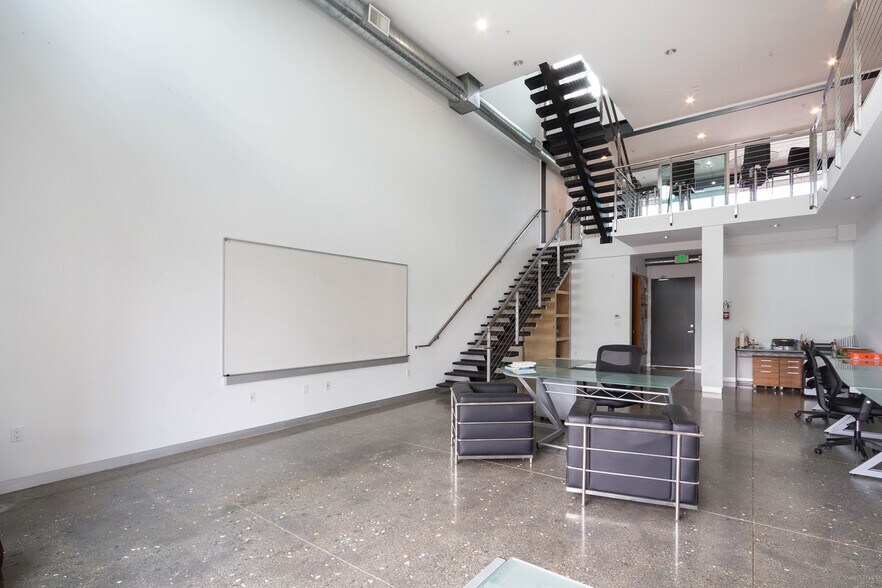 More Photos Of 215-237 California St, El Segundo Loft Creative Space For Lease