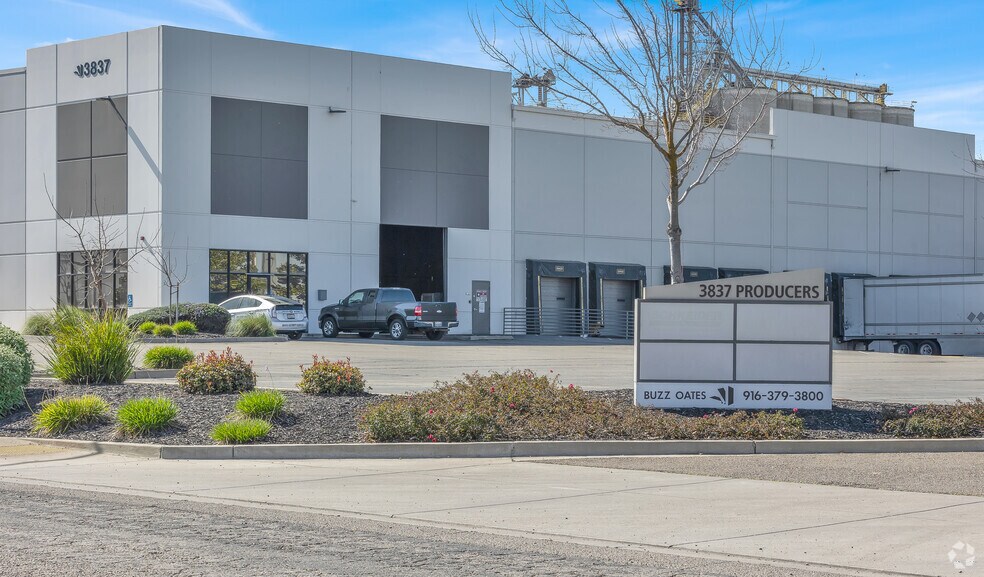More Photos Of 3837 Producers Dr, Stockton Warehouse For Lease