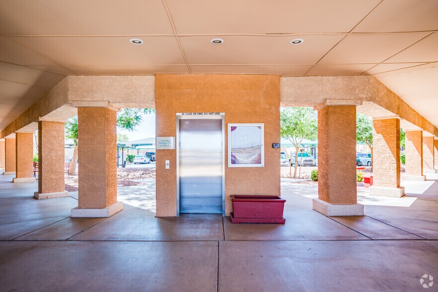 More Photos Of 12211-12213 W Bell Rd, Surprise Office For Lease