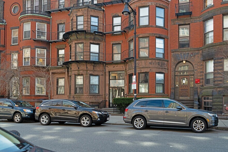 More Photos Of 527-529 Beacon St, Boston Apartments For Sale