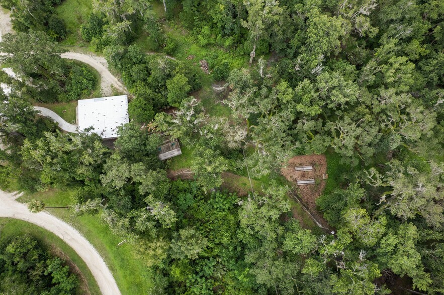 More Photos Of 6440 Cedar Ln, Brooksville Sports And Entertainment For Sale